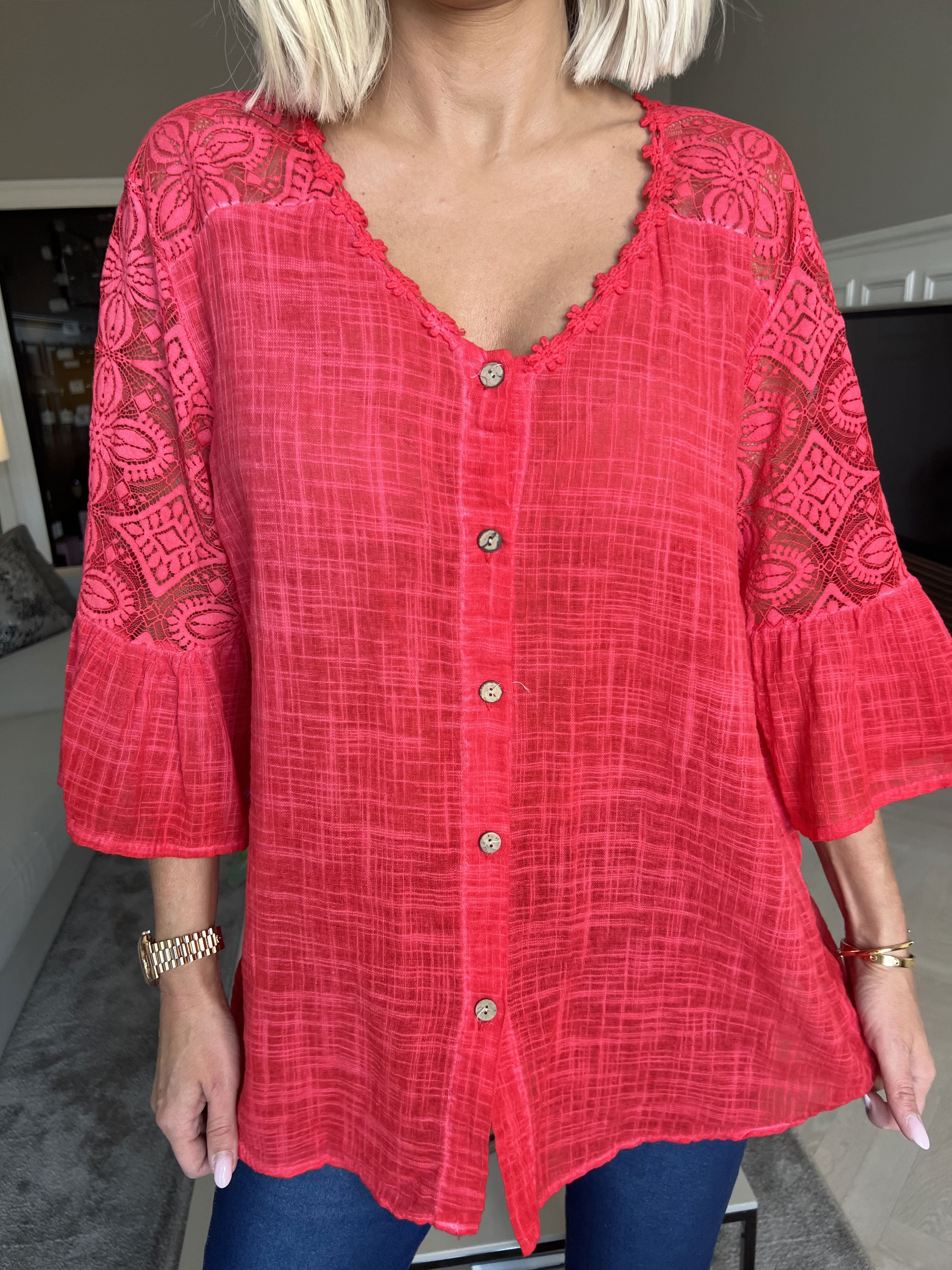 Nice - Fin tunika med blondeærmer